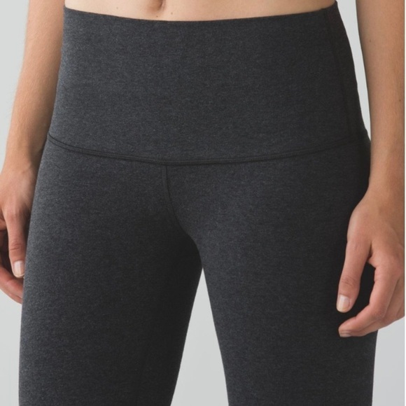 Lululemon Wunder Under Pant (Hi-Rise)
Heathered Black size 4 - Picture 4 of 11